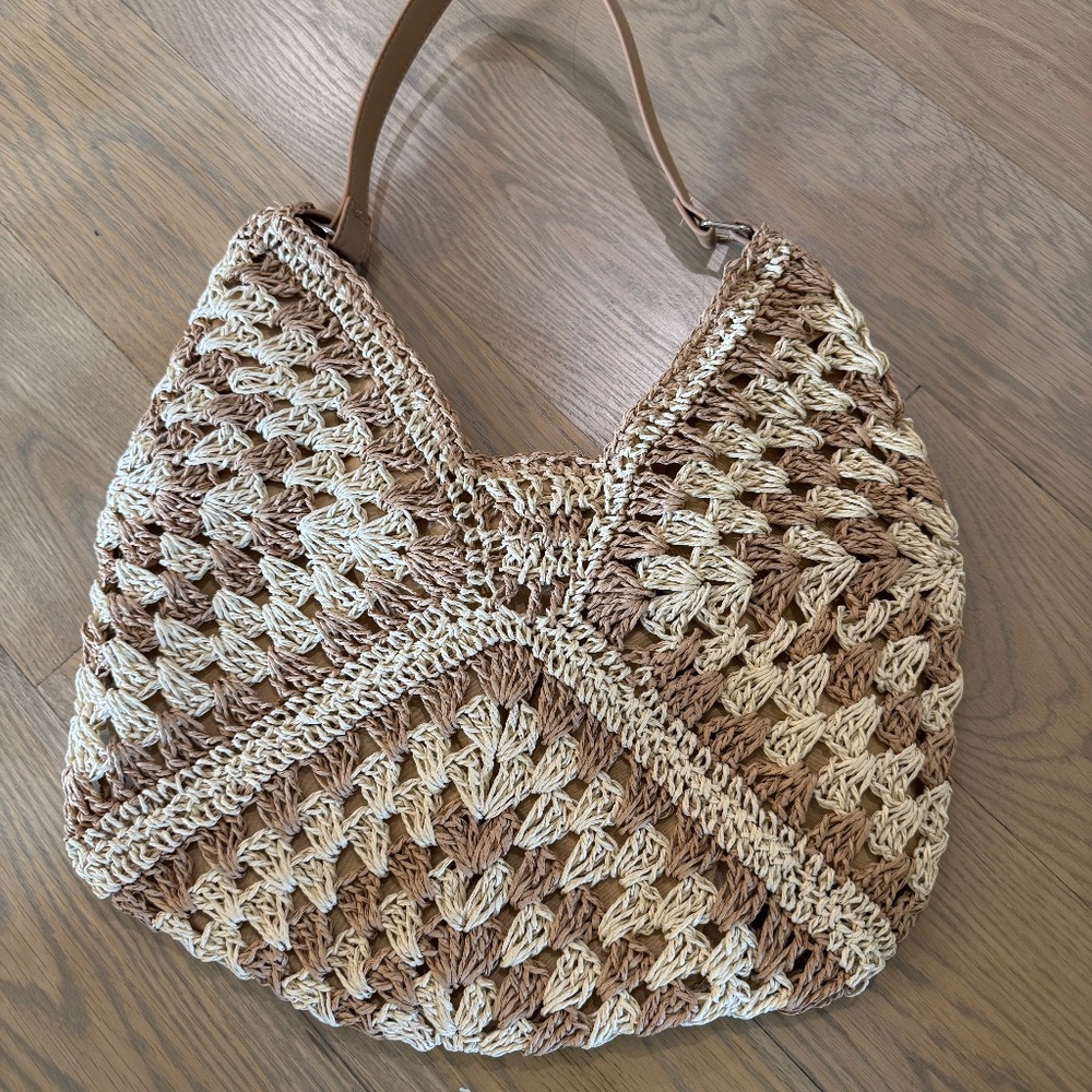 Light brown knit beach bag